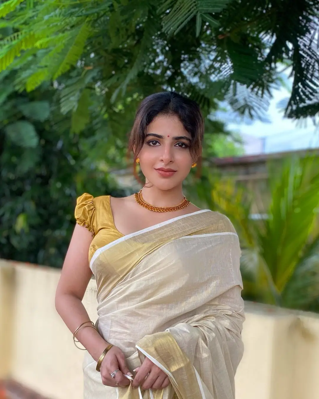 Indian Girl Iswarya Menon In Traditional Yellow Saree Blouse